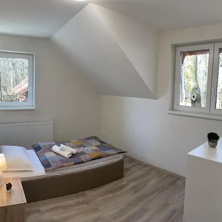 Medve Barlang Ueduelohazak شقة